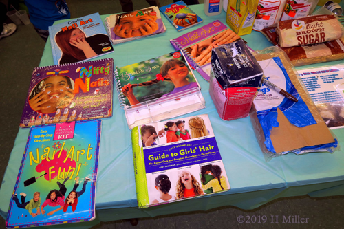 Nail Art Design Books To Help Party Guests Choose Their Favorite Designs! Nail Art Design Books To Help Party Guests Choose Their Favorite Designs!