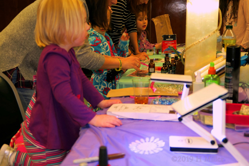 Party Guests Having Fun At The Nail Salon For Kids! Party Guests Having Fun At The Nail Salon For Kids!