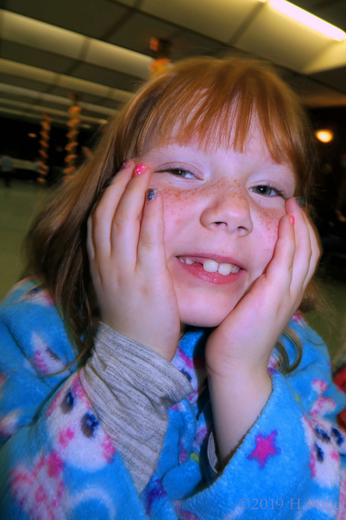 Pink And Blue Sparkly Girls Manicure Pink And Blue Sparkly Girls Manicure
