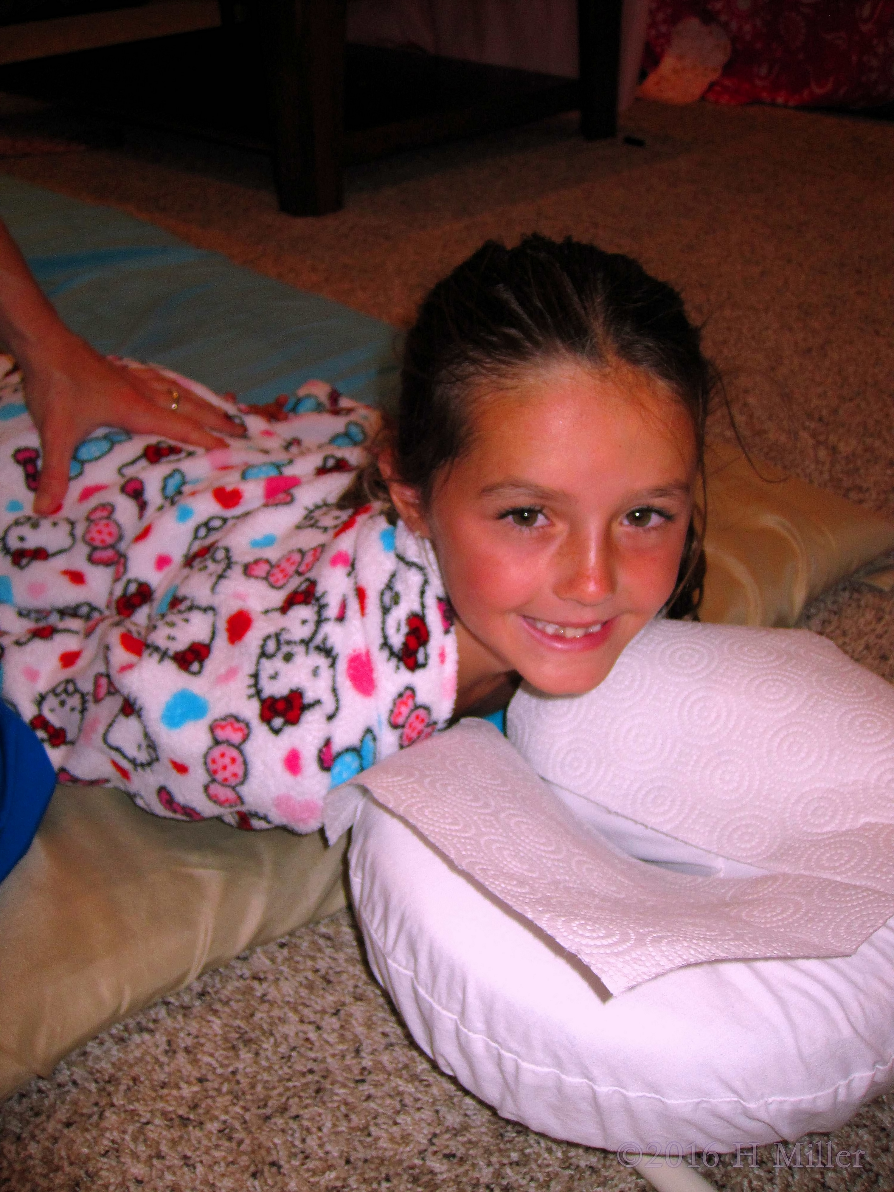 Ready For Her Kids Spa Massage! Ready For Her Kids Spa Massage!