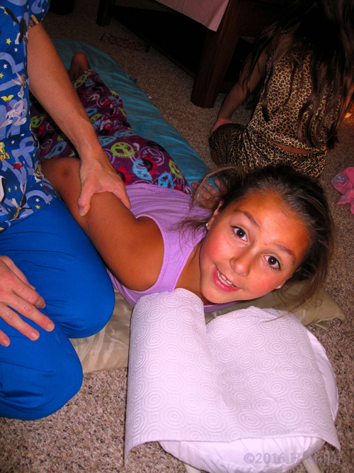 Smiling Before Her Kids Massag Smiling Before Her Kids Massag