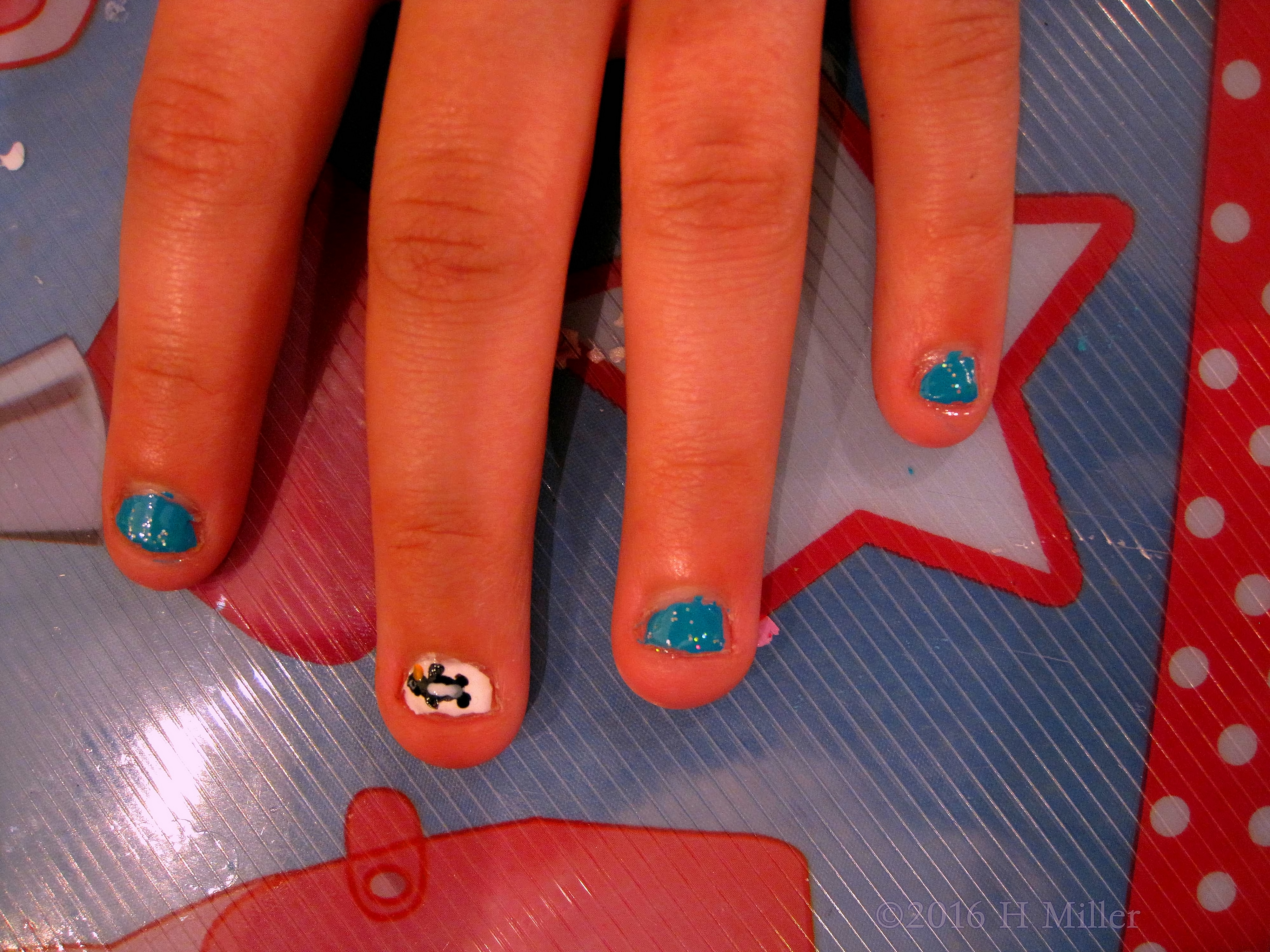 Little Penguin Nail Art Design Looks Great. Little Penguin Nail Art Design Looks Great.