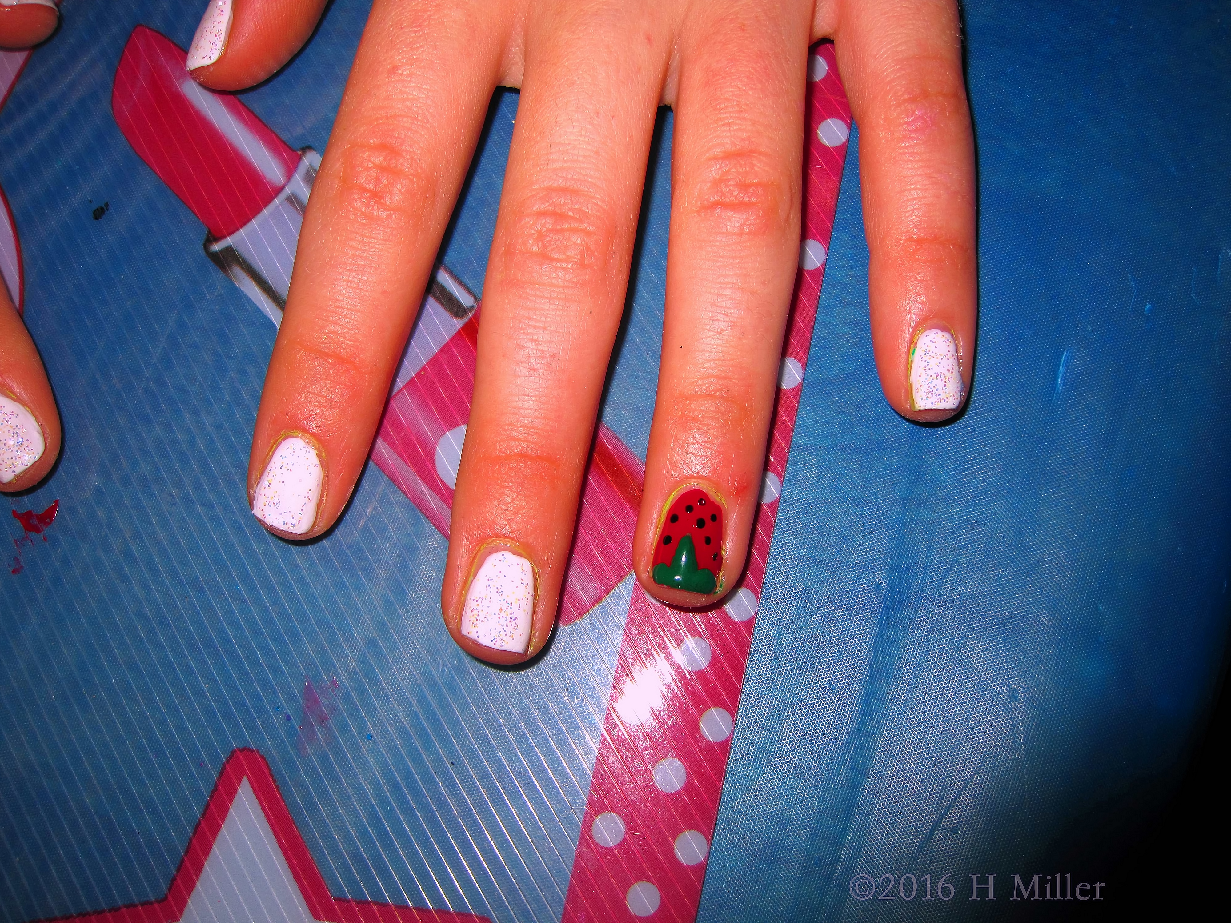 Such A Cute Strawberry Nail Art Design! Such A Cute Strawberry Nail Art Design!