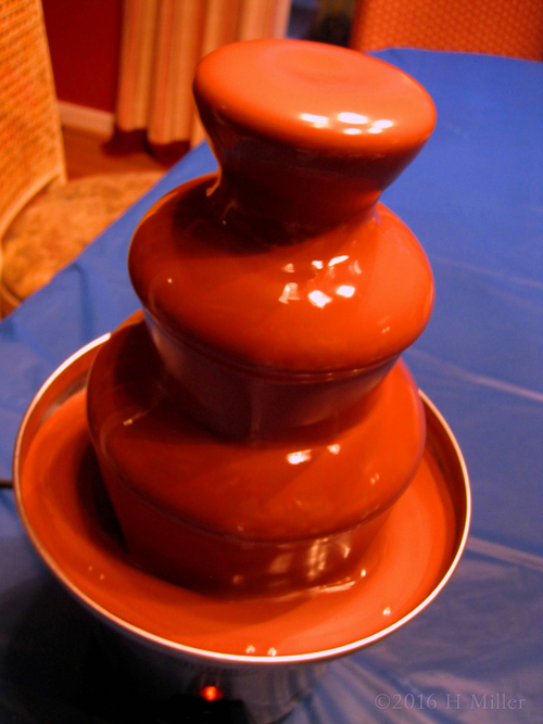 Cheers To This Mouth Watering Chocolate Fondue Fountain