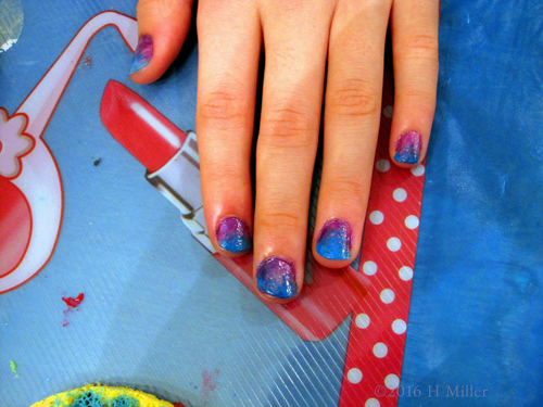 Dual Color Ombre Blend Kids Manicure. Dual Color Ombre Blend Kids Manicure.