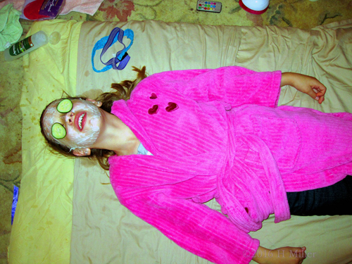 Ongoing Kids Facial Activity With Big Smiles And Relaxation! Ongoing Kids Facial Activity With Big Smiles And Relaxation!