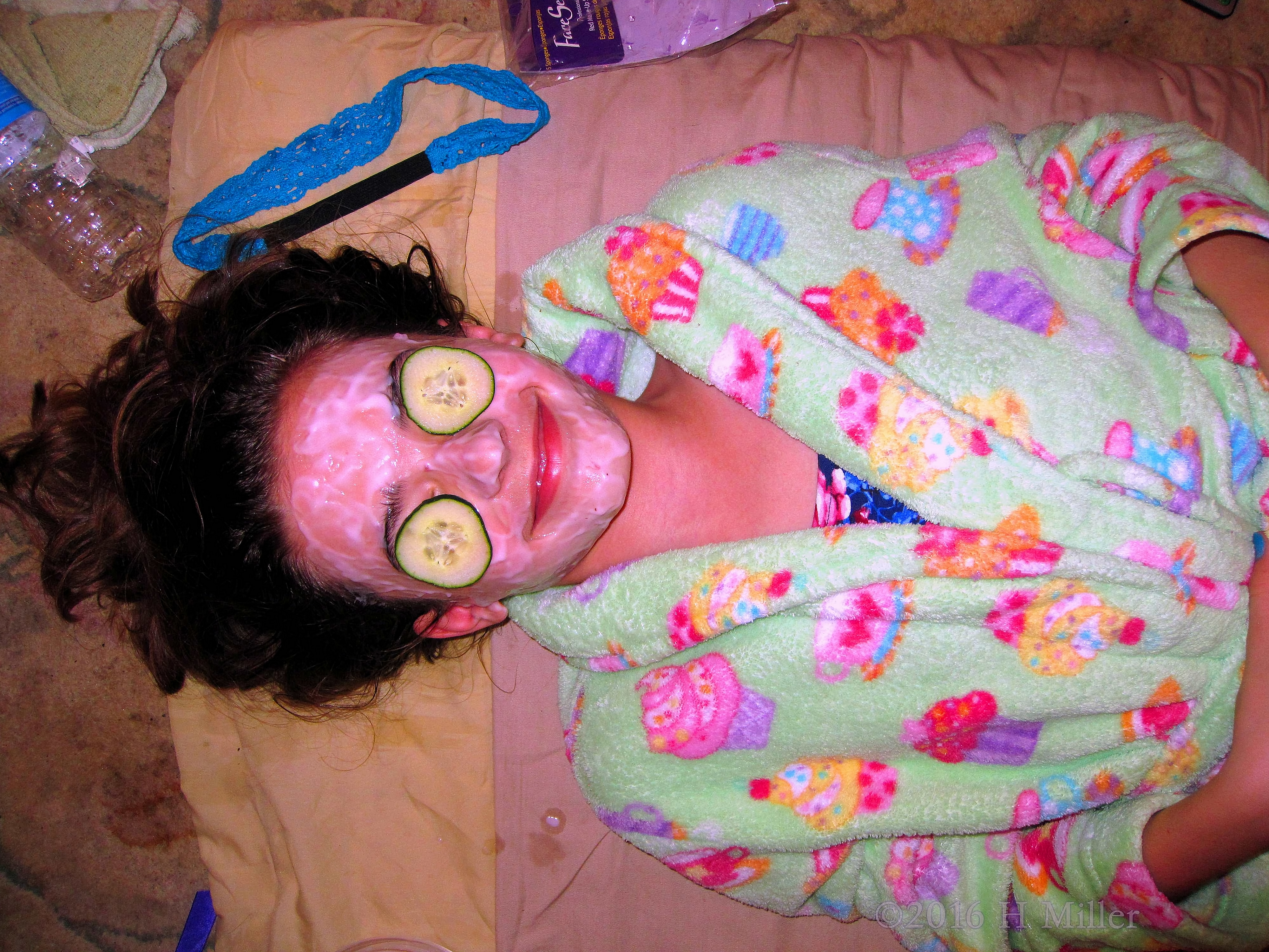 Turn By Turn, Everyone Enjoys The Girls Facial Activity! Turn By Turn, Everyone Enjoys The Girls Facial Activity!