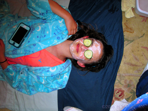 Kids Facials Are Super Cool And Bring Relaxation To The Girls Spa Kids Facials Are Super Cool And Bring Relaxation To The Girls Spa