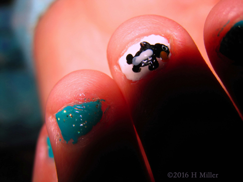 This Penguin Nail Art Is So Cute