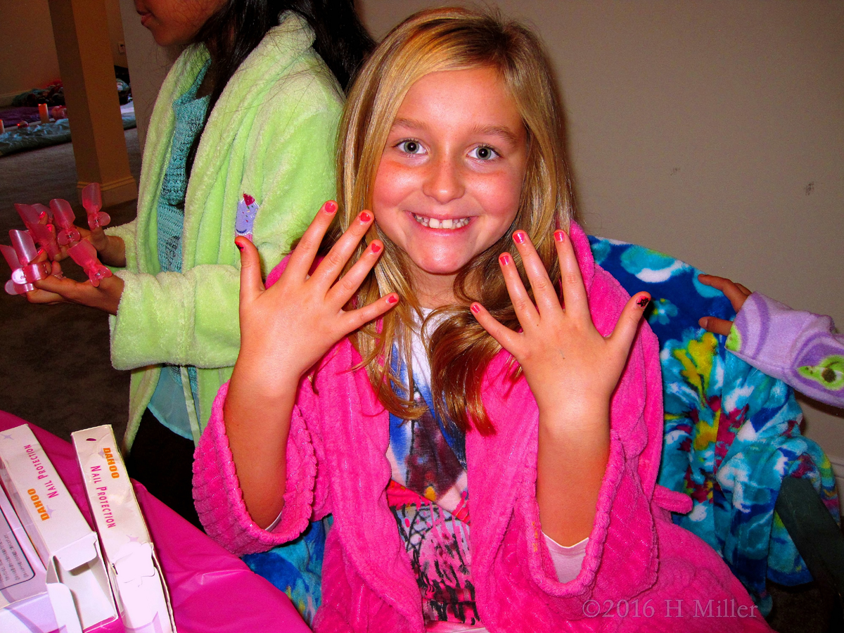 She Loves Her Home Girls Spa Mini Manicure 