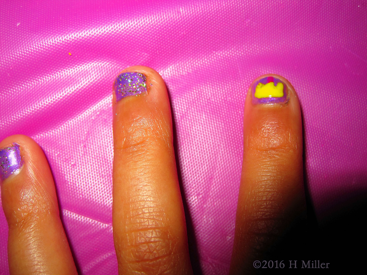 Sparkly Purple Mini Manicure 