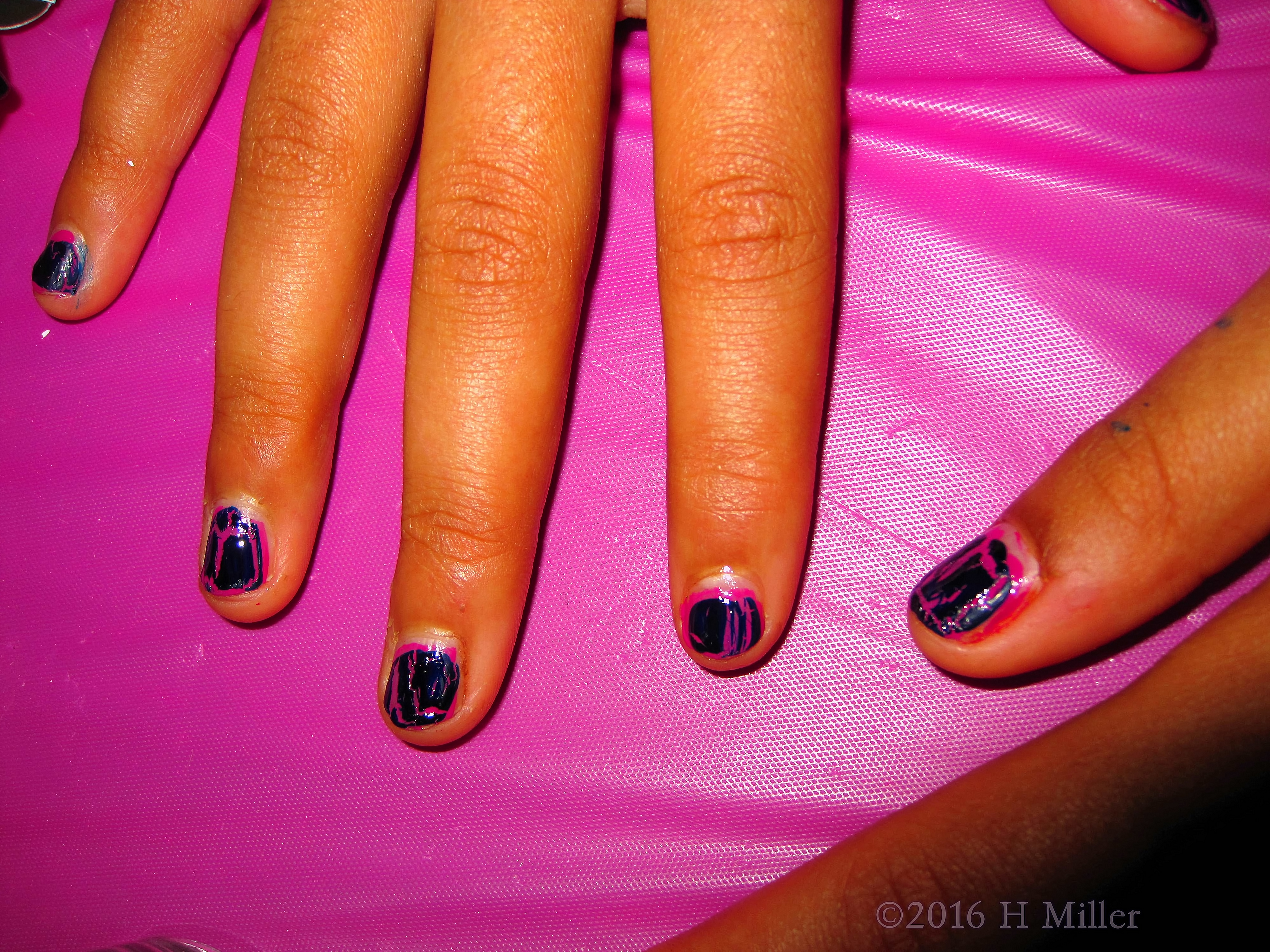 Pink And Black Mini Manicure Pink And Black Mini Manicure
