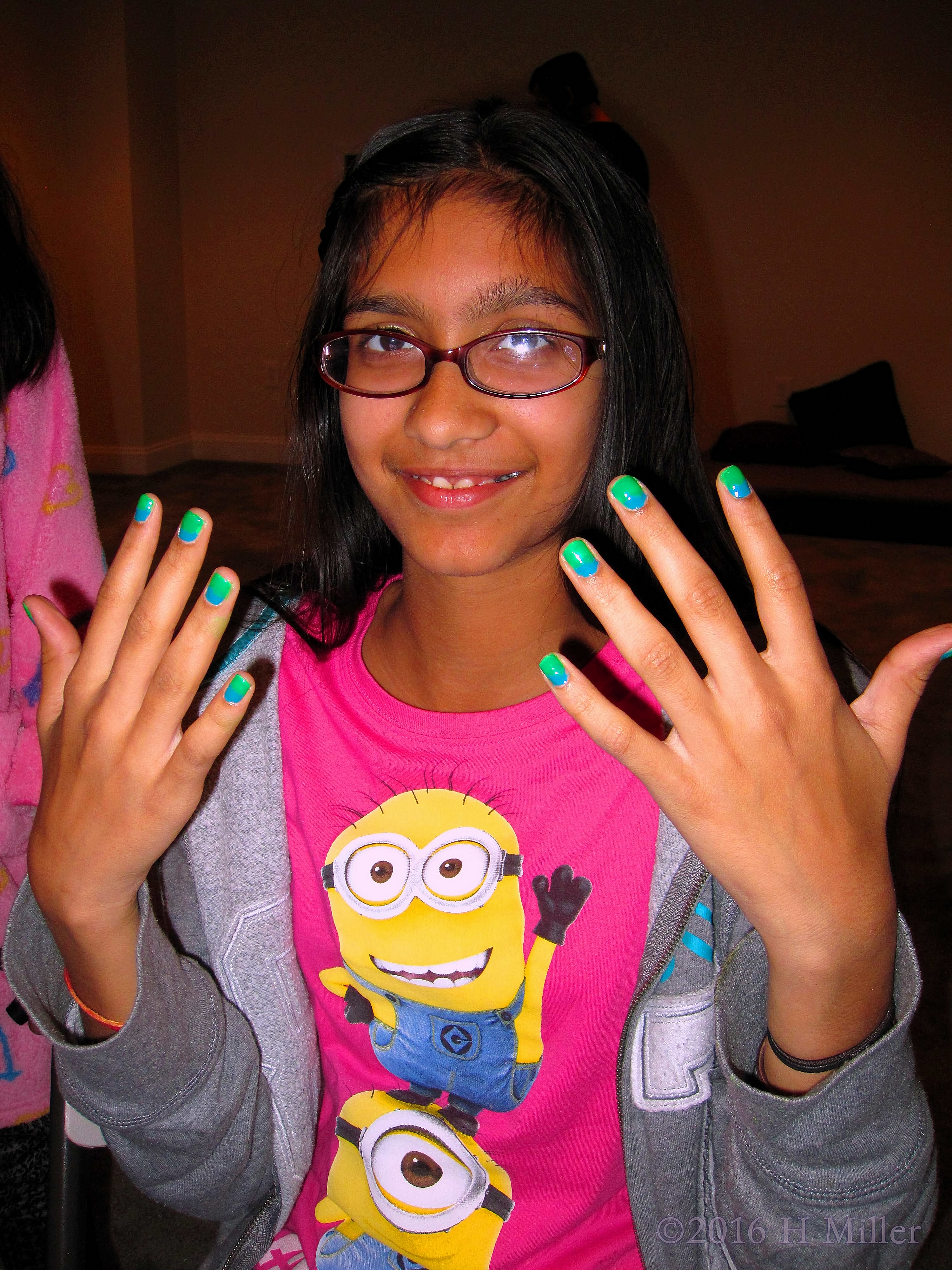 She Loves Her Blue And Green Manicure She Loves Her Blue And Green Manicure