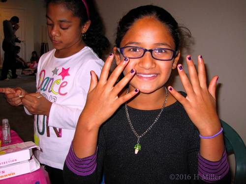 She Loves Her Black And Pink Mini Mani