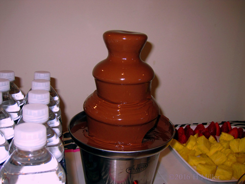 Yummy Chocolate Fountain