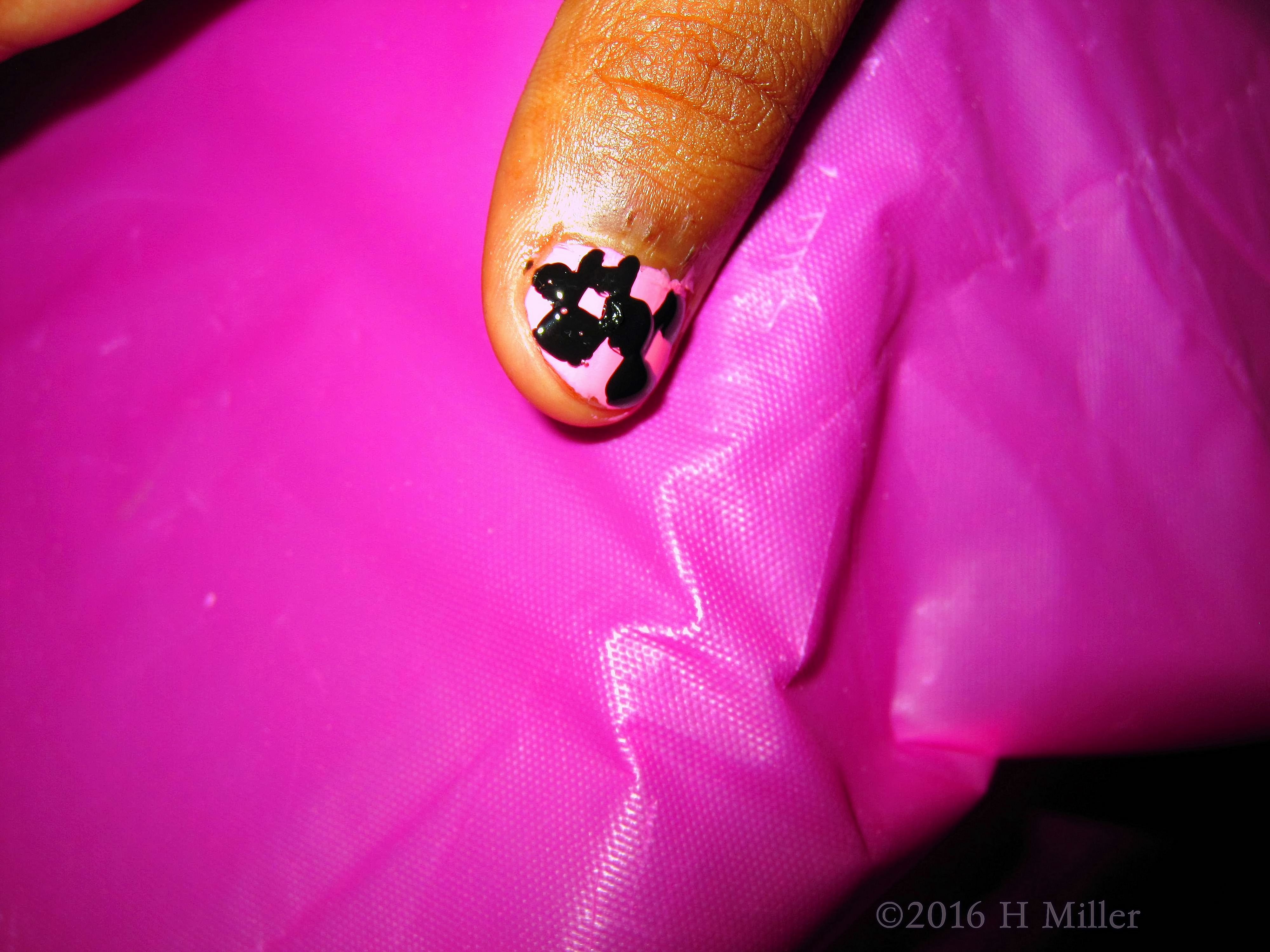 Checkerboard Manicure Accent Nail 