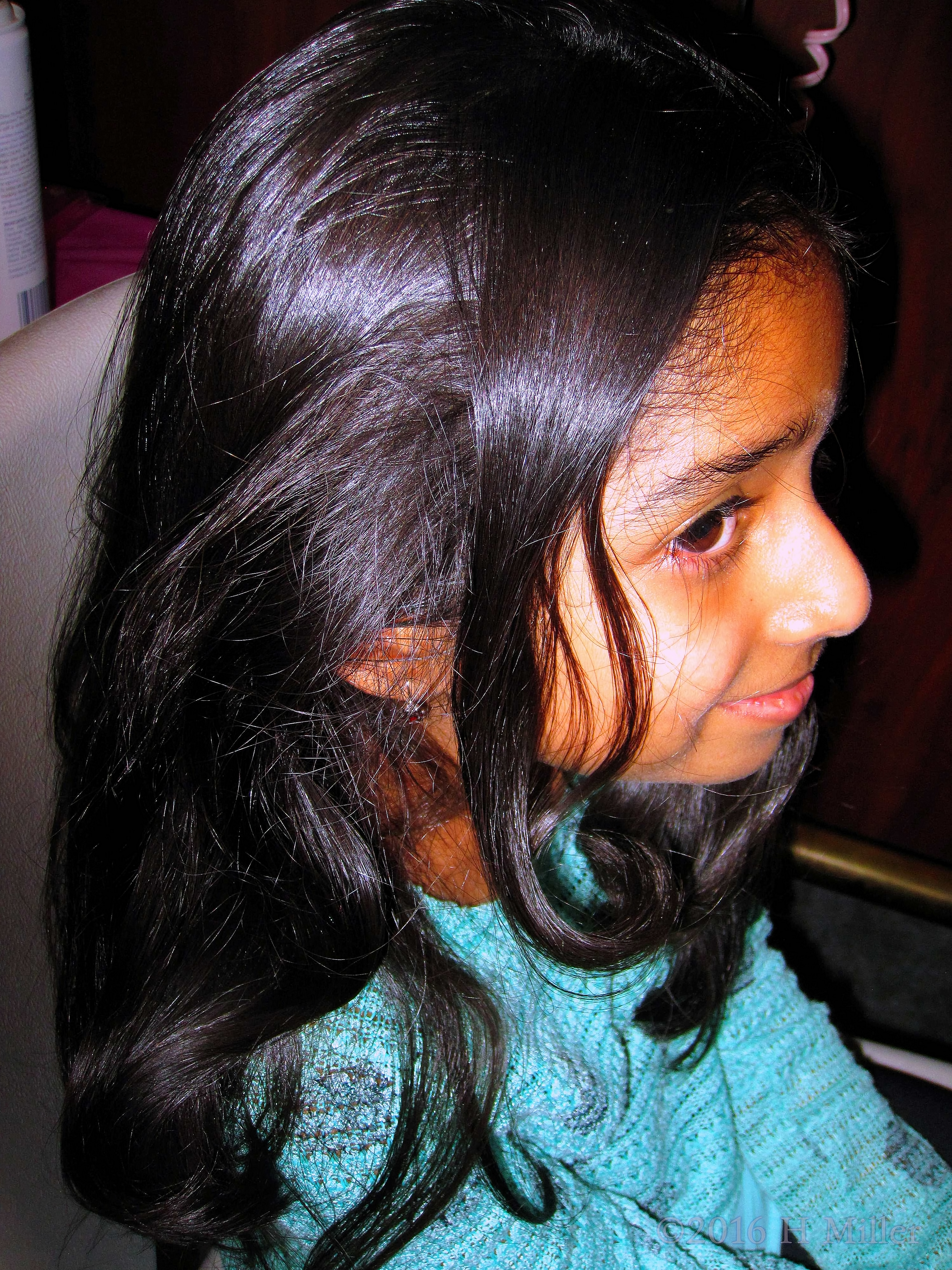 Cute Curled Hair At The Home Girls Spa Cute Curled Hair At The Home Girls Spa