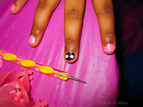 Cute Black And Pink Mini Manicure