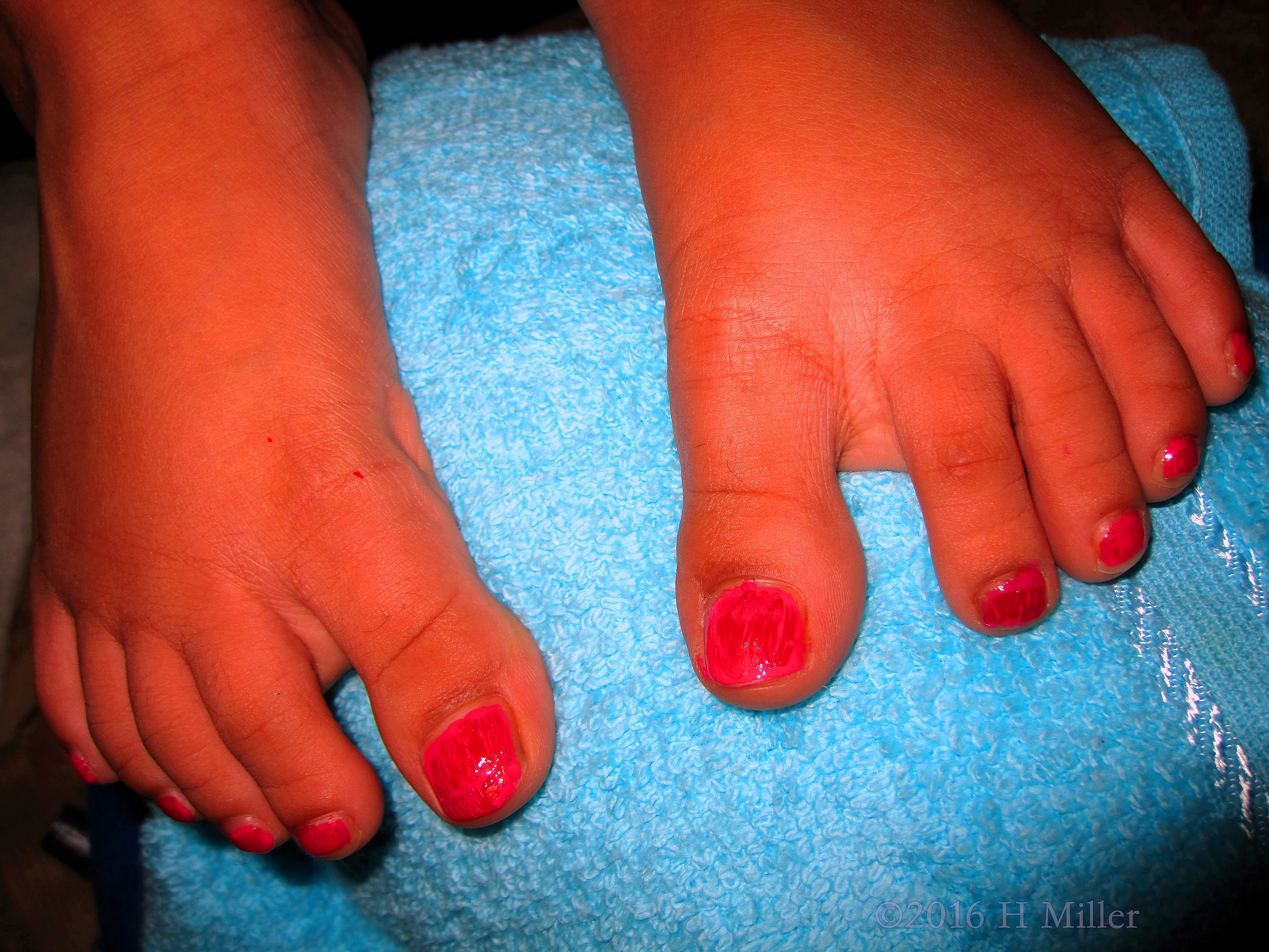 RED OPI Shatter On Orange Kids Pedi. RED OPI Shatter On Orange Kids Pedi.