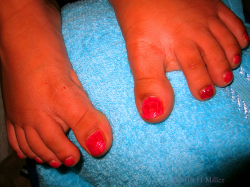 Children's Pedi. OPI Shatter. Children's Pedi. OPI Shatter.