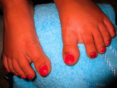 RED OPI Shatter On Orange Kids Pedi. RED OPI Shatter On Orange Kids Pedi.