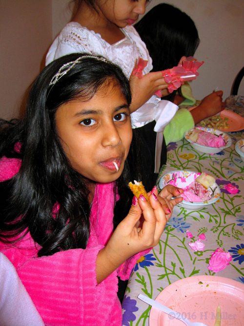 Silly Pic While Eating! Silly Pic While Eating!