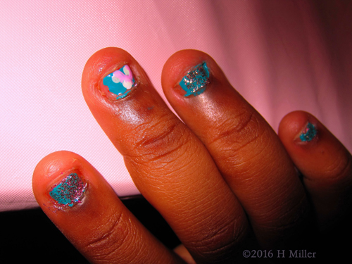 Awesome Blue, Pink, And Sparkly Home Girls Spa Manicure