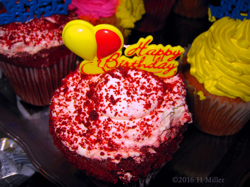 Yummy Red Spa Cupcak Yummy Red Spa Cupcak