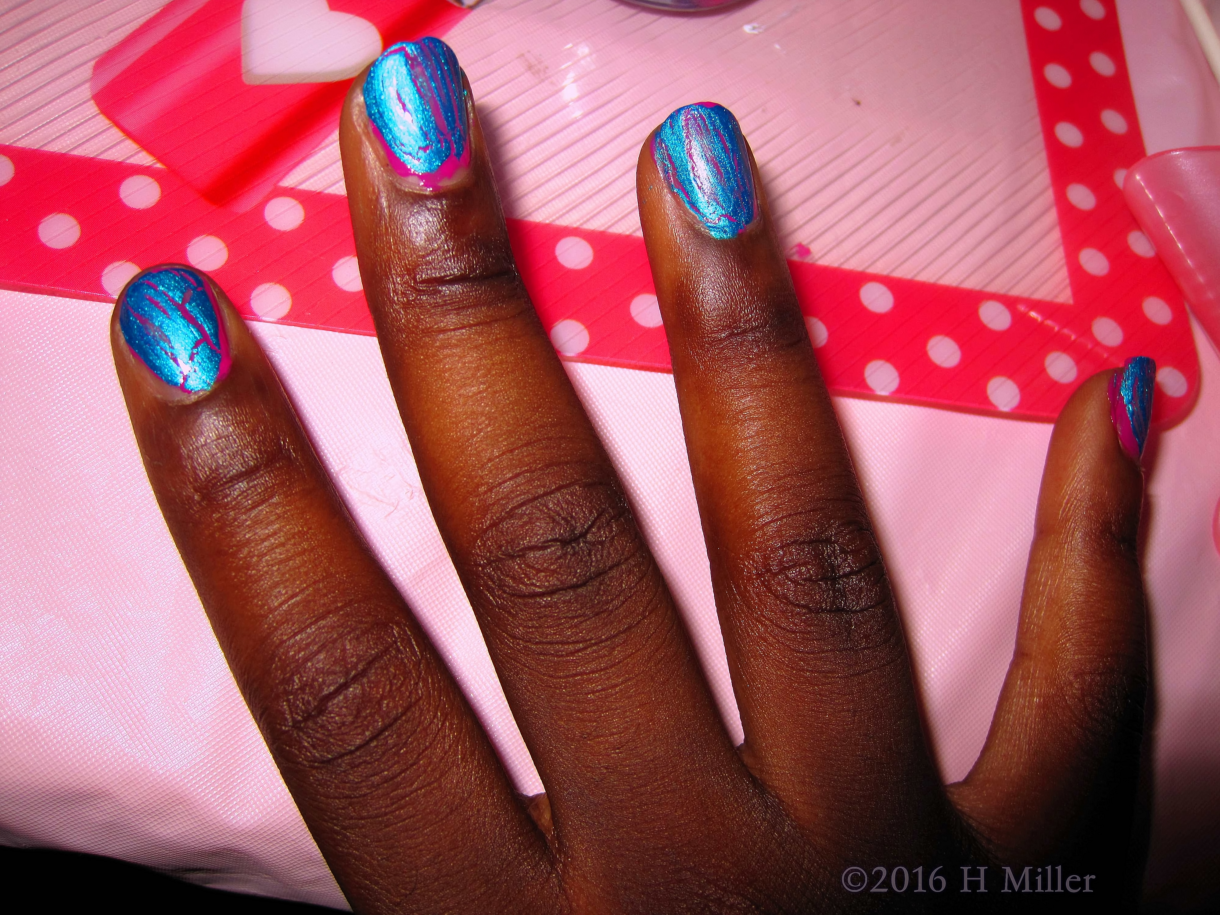 Girls Spa Crackle Blue Manicure