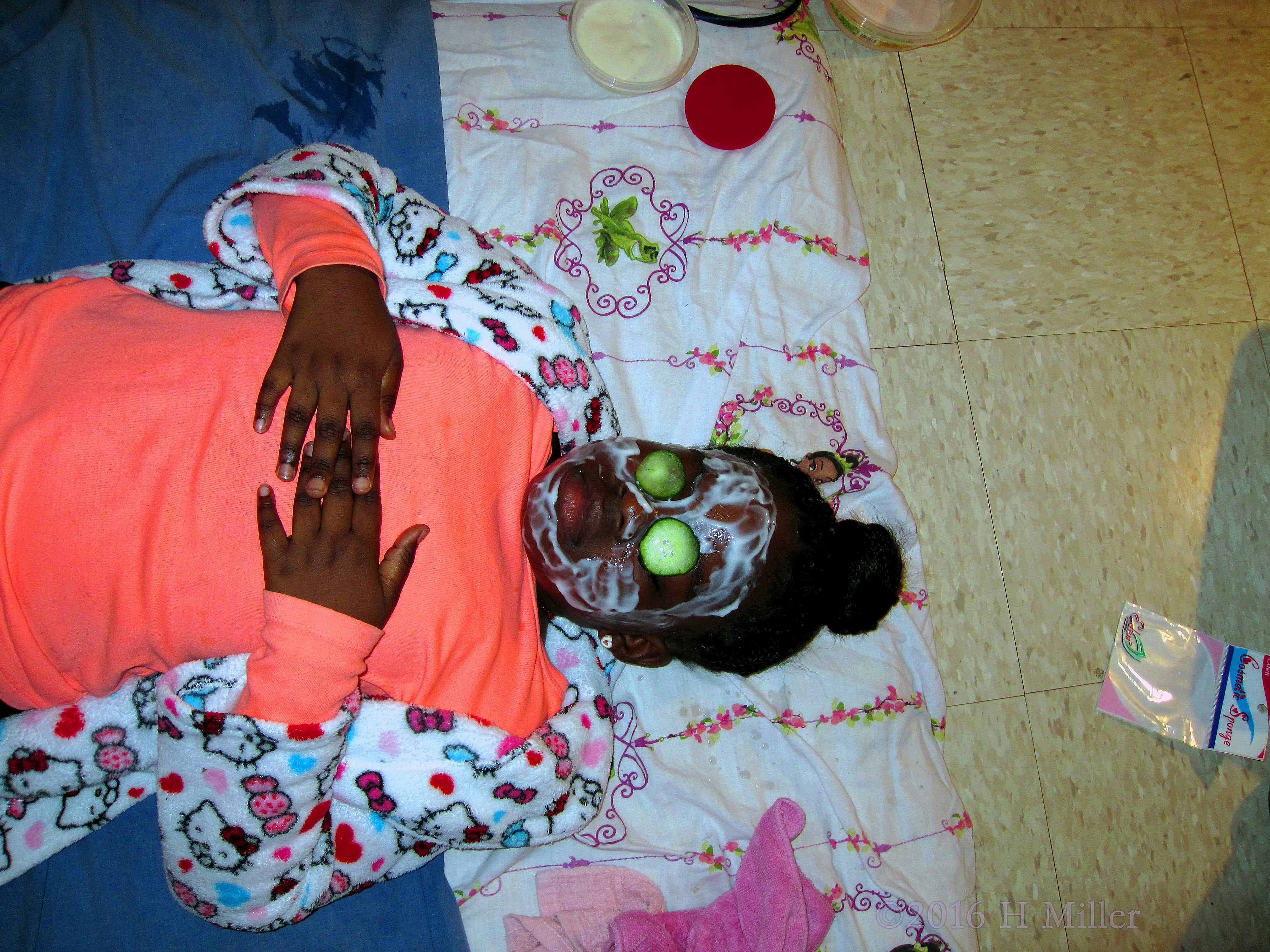 Hanging Out In A Home Kids Spa Vanilla Face Mask Hanging Out In A Home Kids Spa Vanilla Face Mask