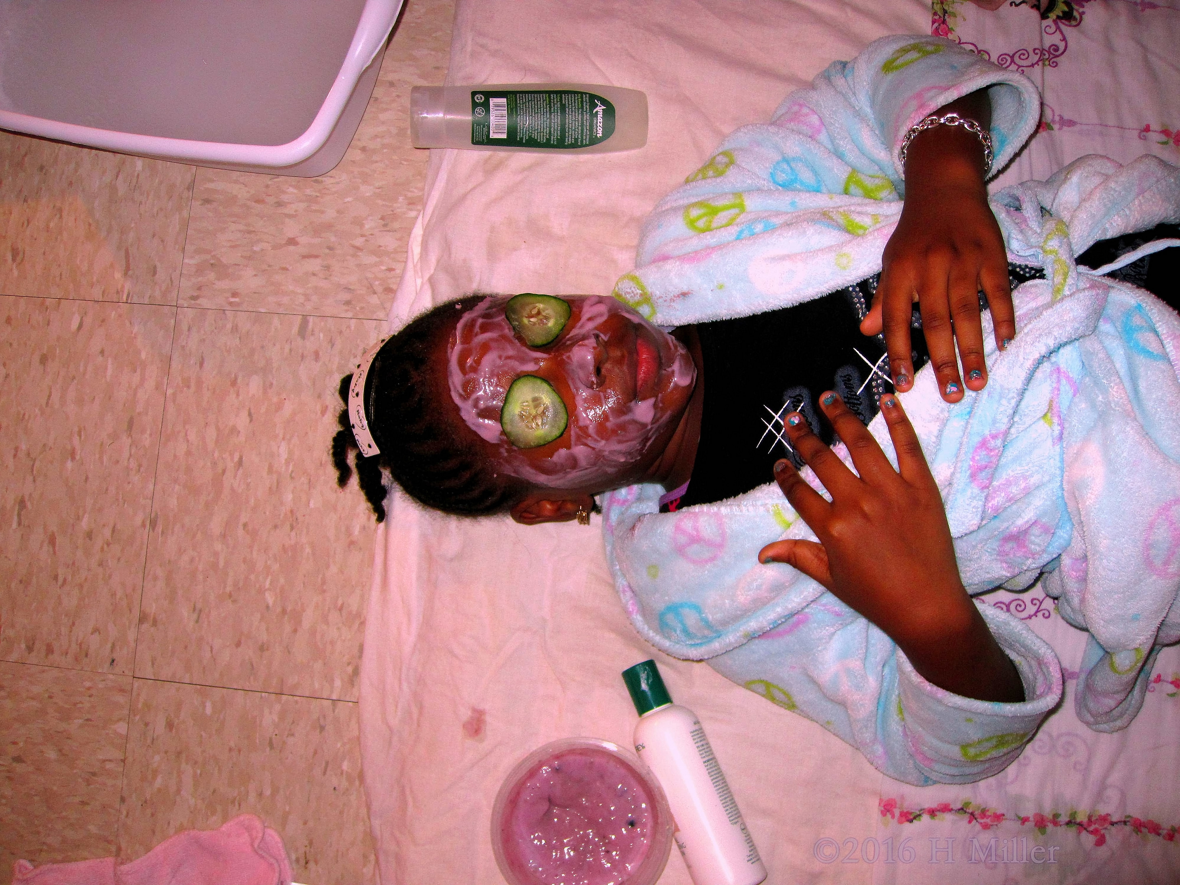 She's Loving Her Girls Facial. She's Loving Her Girls Facial.