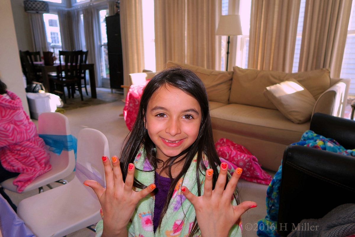 Careful Not To Smudge The Kids Nail Designs! 