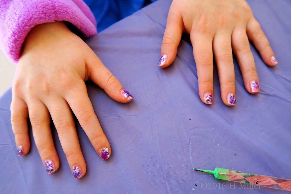 Dotted Mini Kids Manicure! 