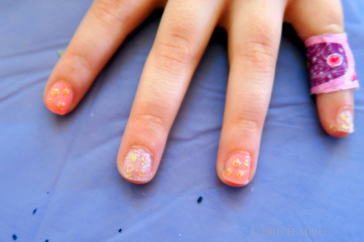 Gold And Speckled Glitter Kids Manicure 