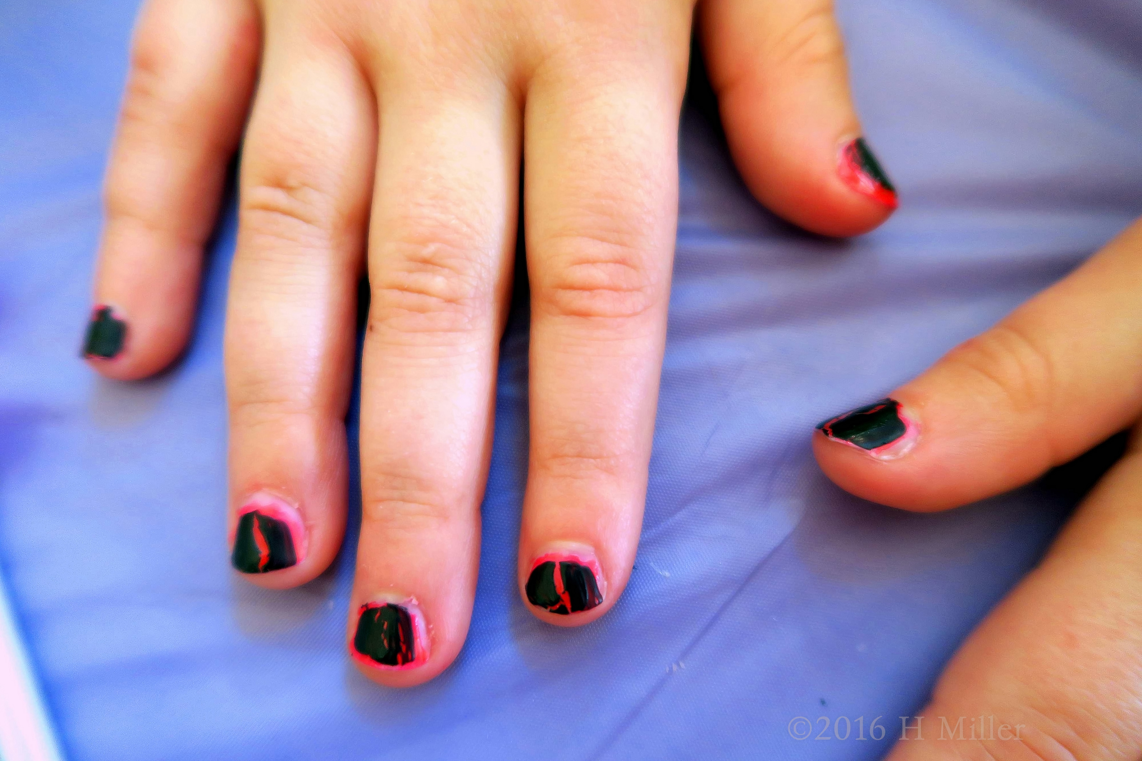 Cute Crackled Kids Mini Mani Cute Crackled Kids Mini Mani