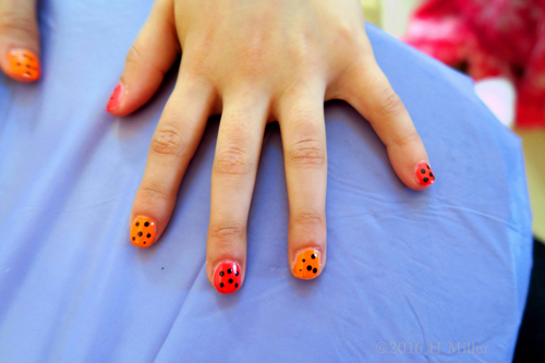 Dots And Alternating Colors Kids Mani!