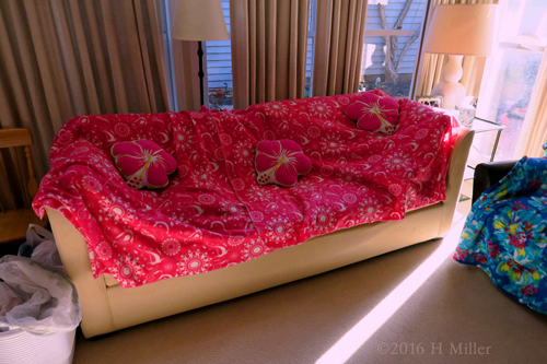 Girls Spa Now, Living Room Before Girls Spa Now, Living Room Before