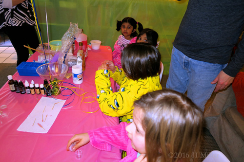 Ready To Get Started With The Kids Craft! Ready To Get Started With The Kids Craft!