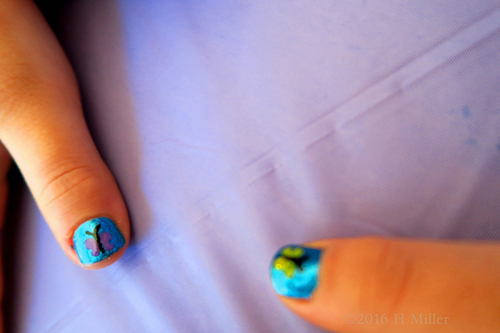 She Has BUGS On Her Nails! Nice Kids Nail Design