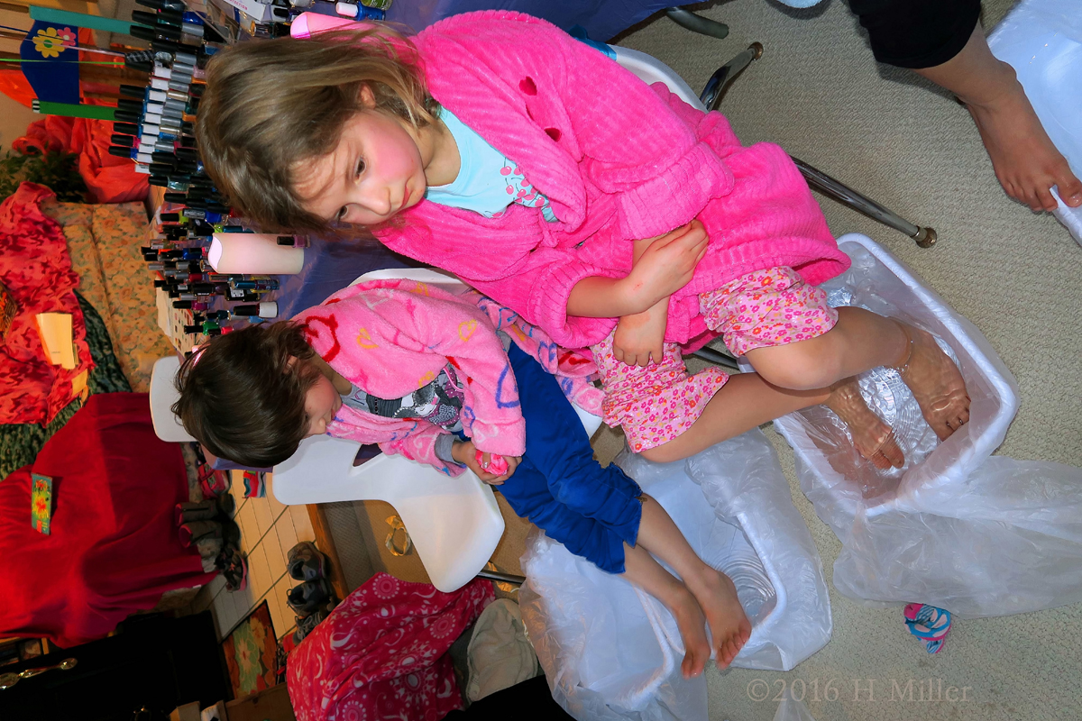 Kids Pedi Footbath! 