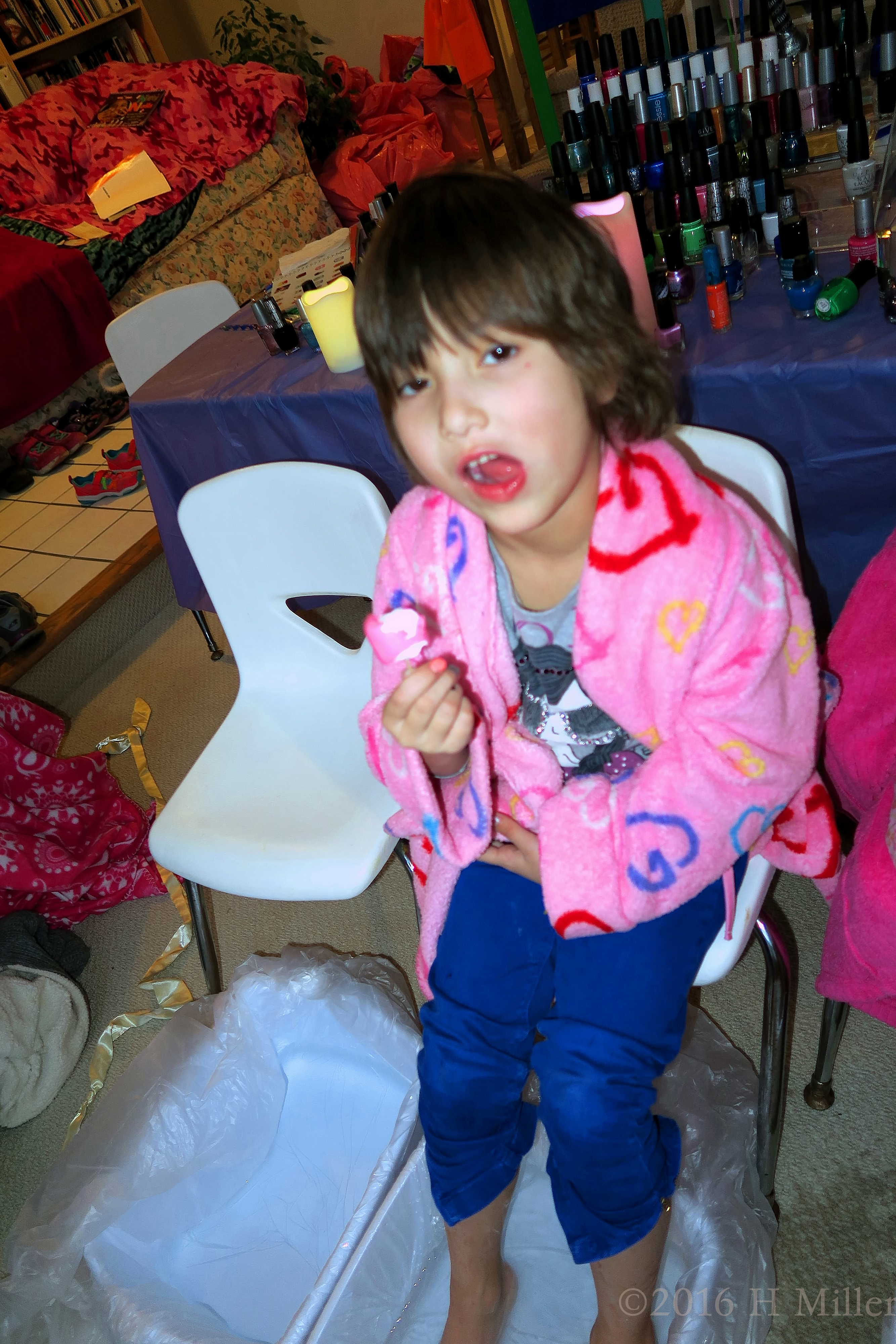 Nail Polish Bite Tootsie Rolls Are Fun To Eat! Nail Polish Bite Tootsie Rolls Are Fun To Eat!