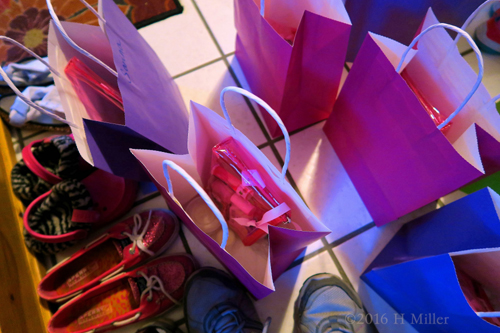 Gift Bags For The Girls! Gift Bags For The Girls!