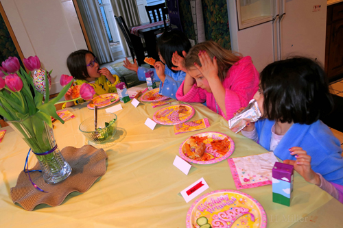 This Pizza Is Great For Kids Parties! This Pizza Is Great For Kids Parties!