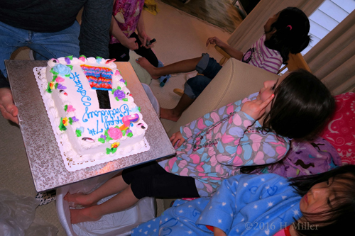 What An Adorable Spa Themed Birthday Cake! What An Adorable Spa Themed Birthday Cake!