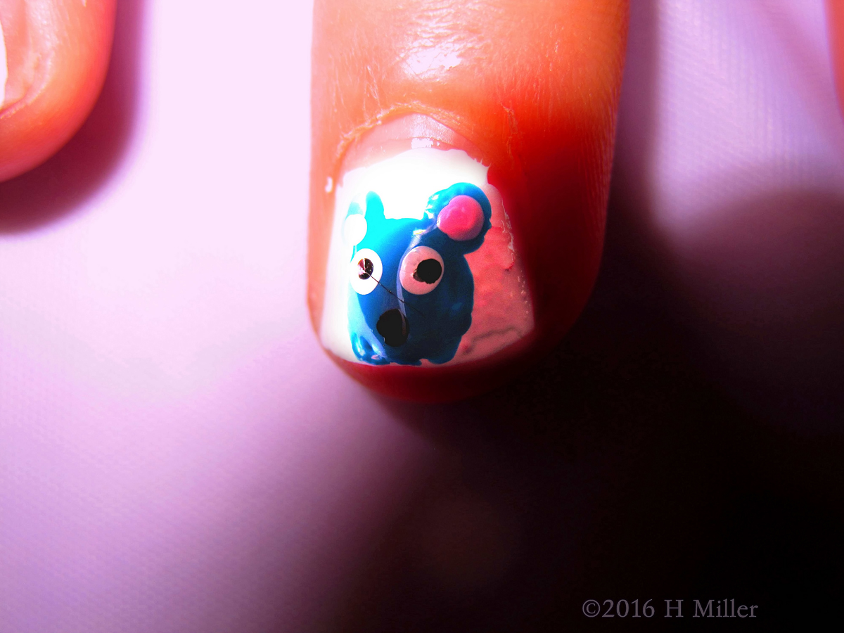 Cute Blue Mouse Manicure Art 
