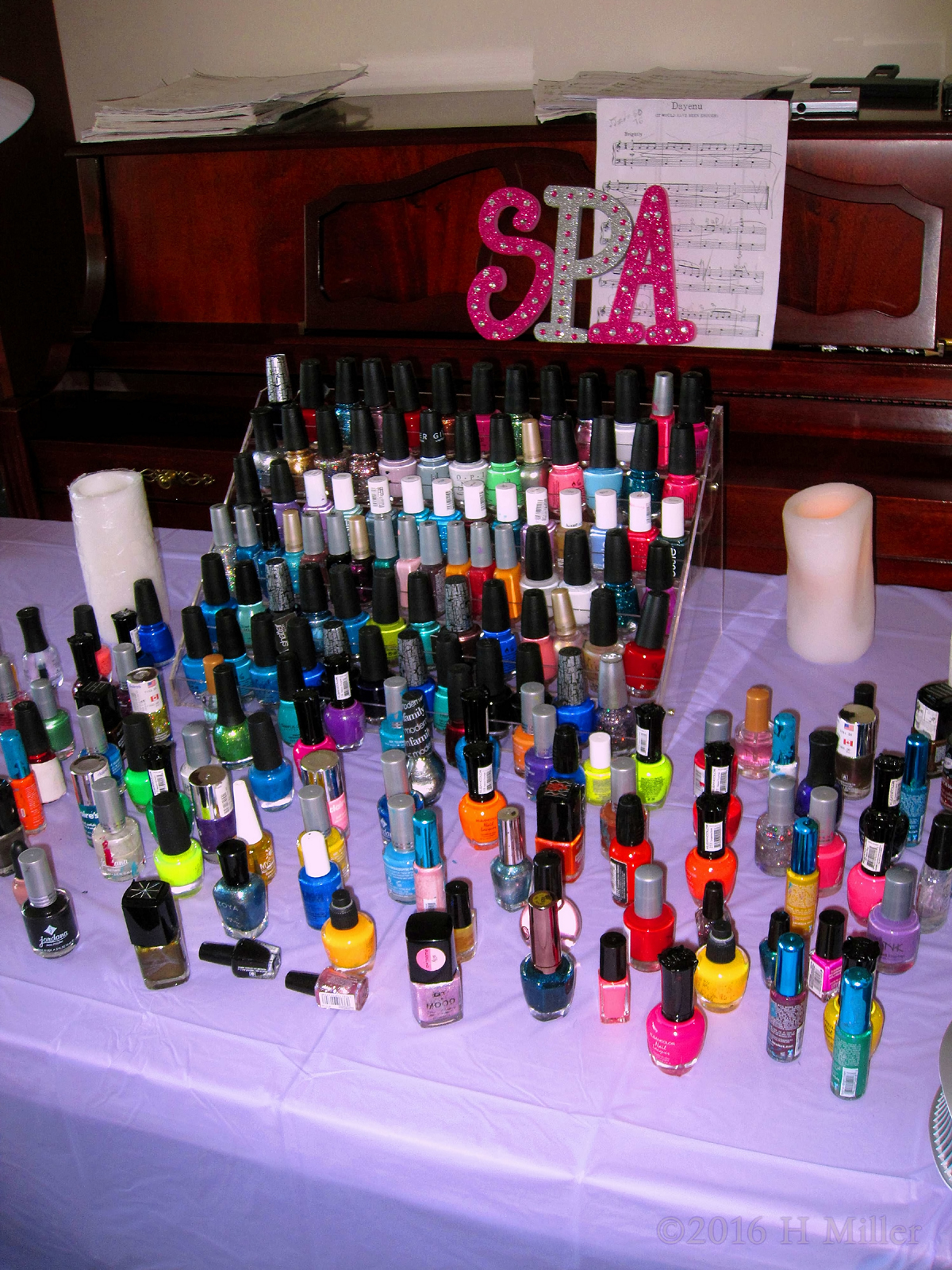 So Much Nail Polish To Pick From! 