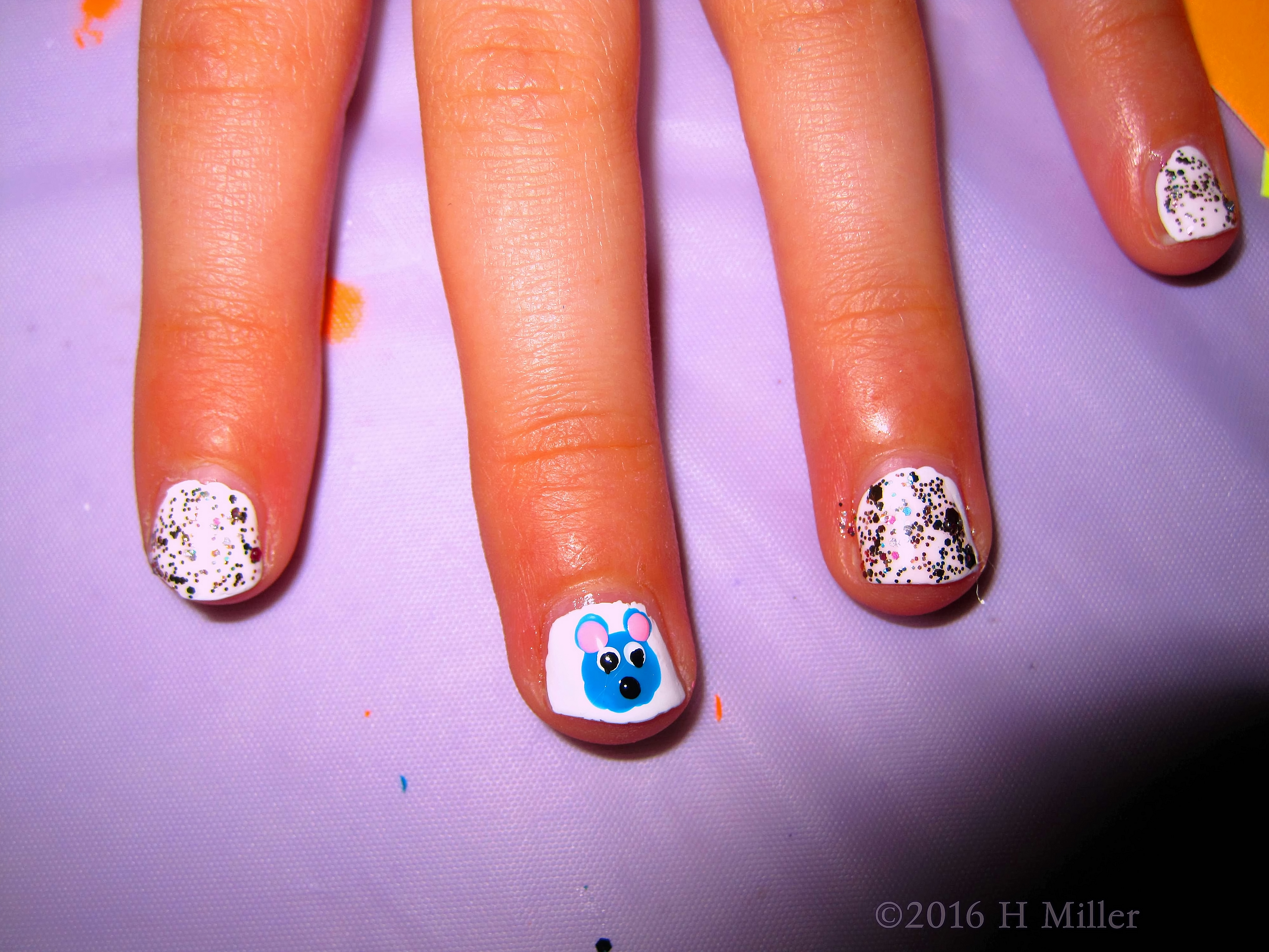 Super Cute Mini Mani At The Girls Spa Super Cute Mini Mani At The Girls Spa