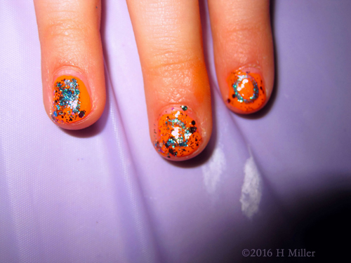 Glittery Blue Lettering Nail Art Glittery Blue Lettering Nail Art