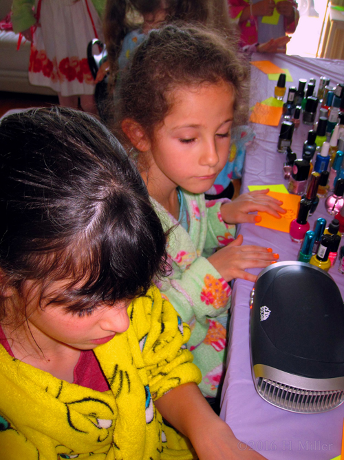 Looking At The Other Manicures Looking At The Other Manicures