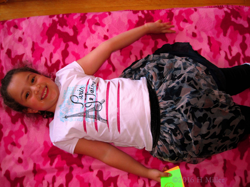 Lying Down Before Kids Massages Lying Down Before Kids Massages